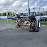 PKw auf seite.jpg